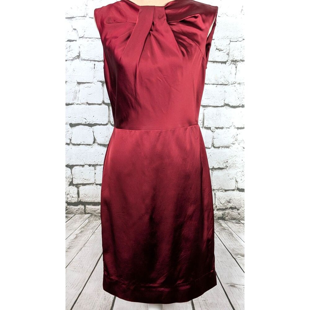 ST. JOHN SoCa Stretch Satin Sheath Dress Elegant Holidays Cocktails Size 6